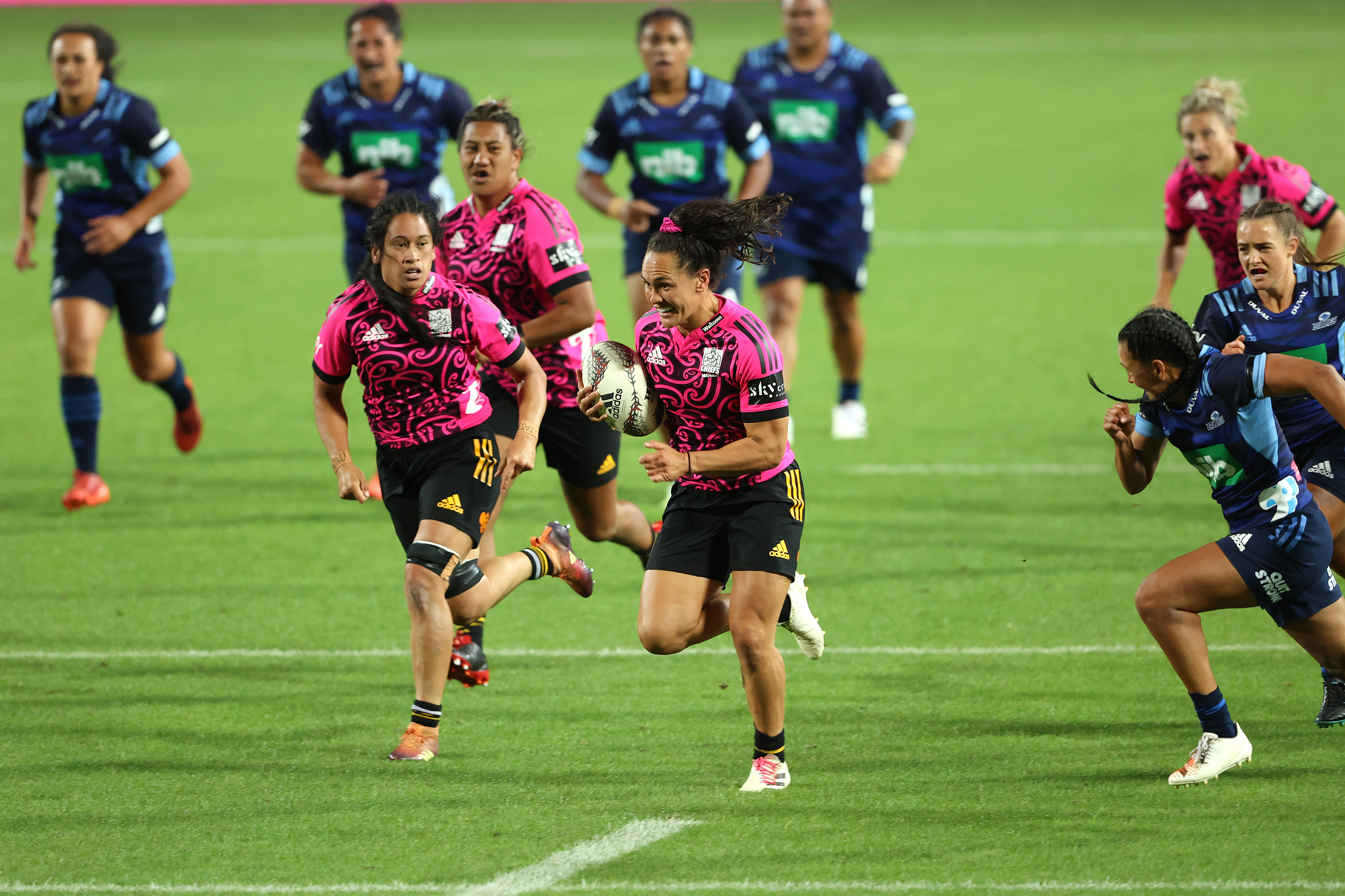 Blues and Chiefs to play women's Super Rugby match