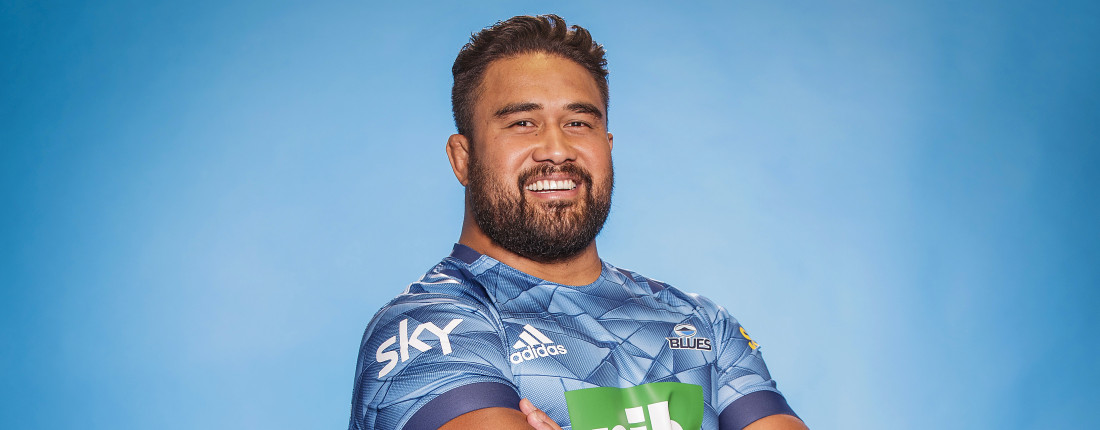 Chiefs prop Karl Tu'inukuafe signs three-year deal with the Blues