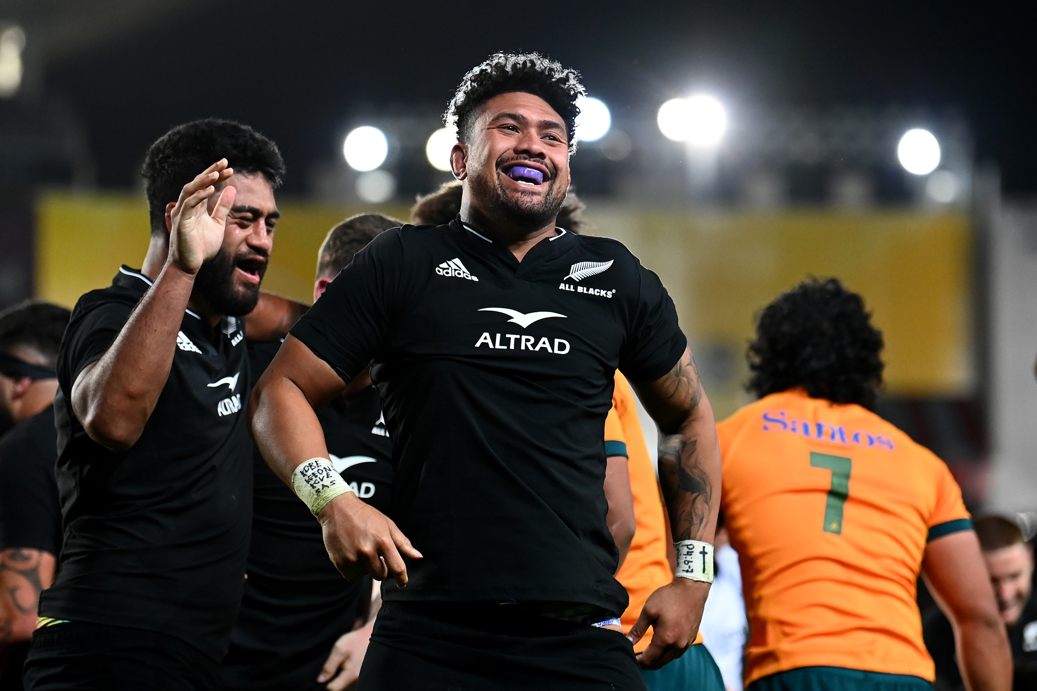 Ardie Savea announces offshore playing break in 2024 »